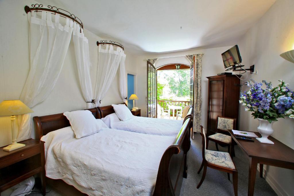 Auberge de L'Étang Bleu Vieux-Mareuil Habitación foto
